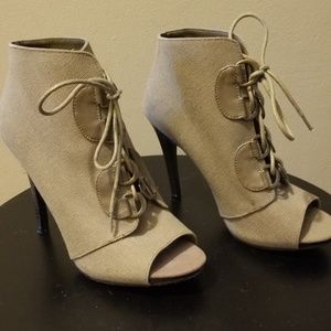 Elle Open Toe Lace Up Lt Green/Tan Heel Sz 6.5